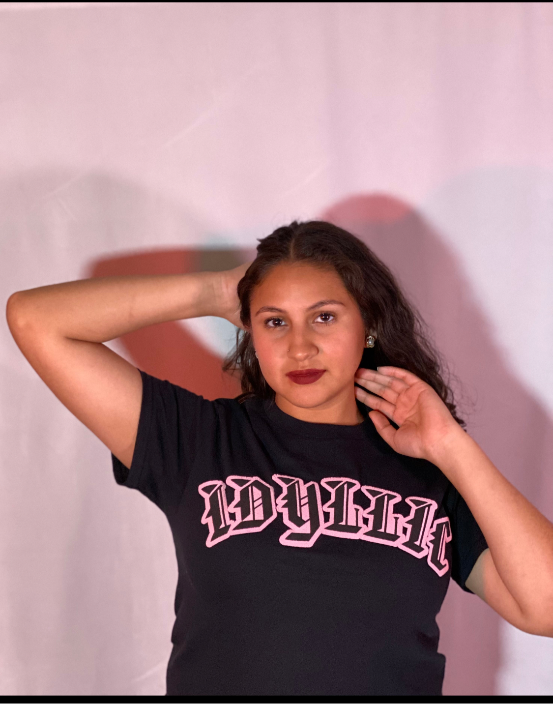 Black and pink graphic crew neck t-shirt